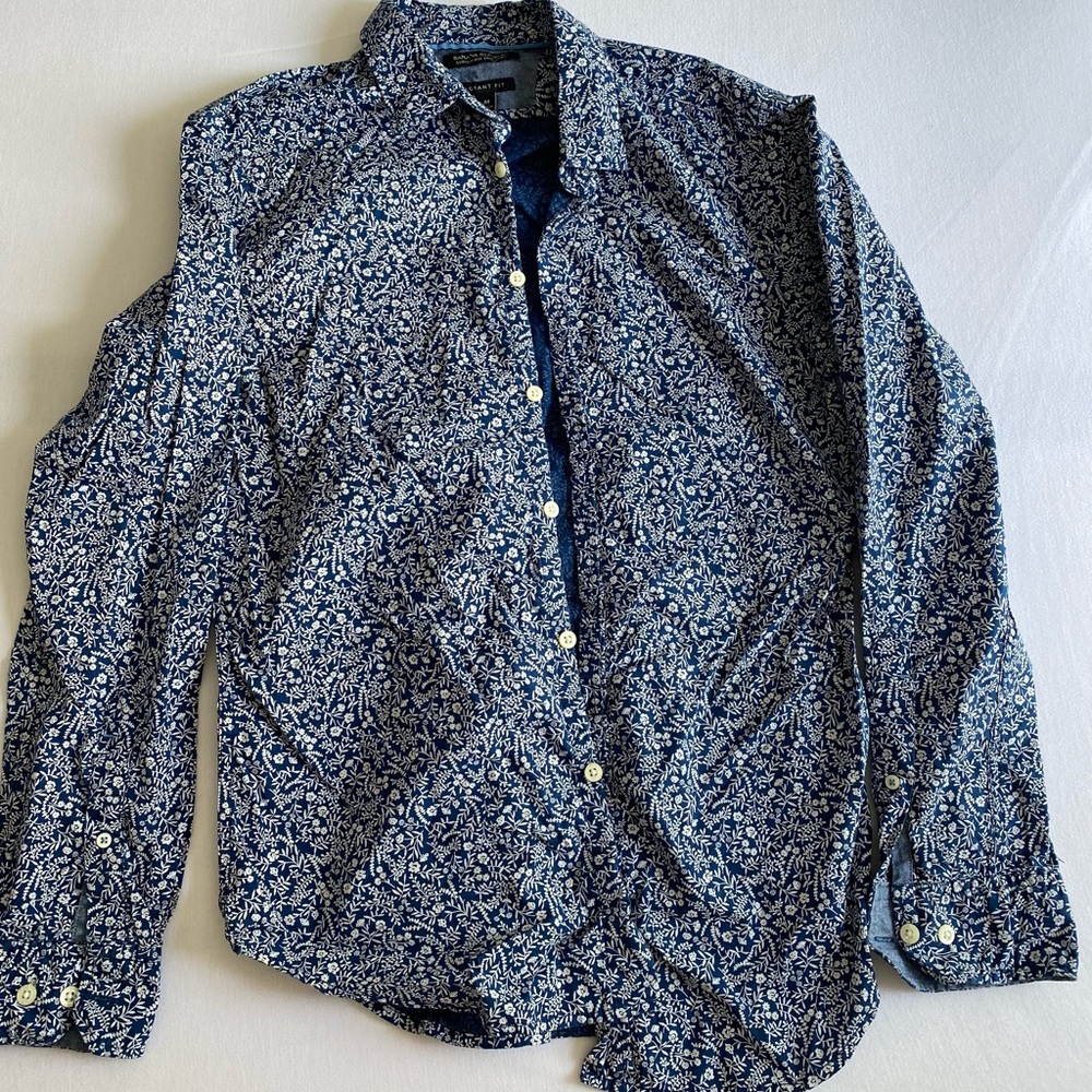 Banana Republic Blue and White floral button down